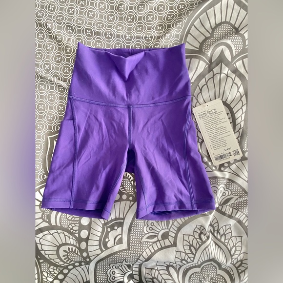 SOLD🔴NWT Lululemon Bike Shorts - Picture 2 of 4